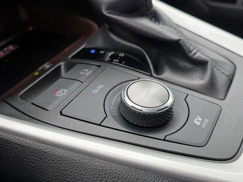 Certified 2022 Toyota RAV4 Limited AWD/4WD image 26