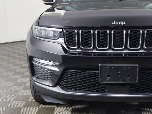 Used 2022 Jeep Grand Cherokee Limited image 16
