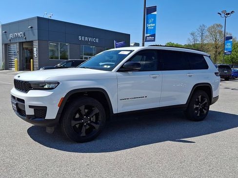 Used 2021 Jeep Grand Cherokee L Laredo AWD/4WD image 5