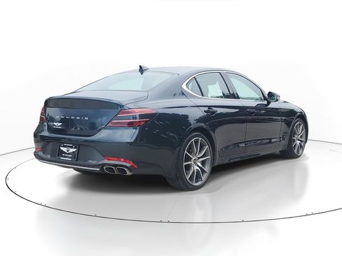 Used 2023 Genesis G70 2.0T image 3