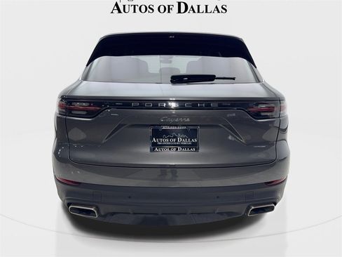 Used 2022 Porsche Cayenne image 7