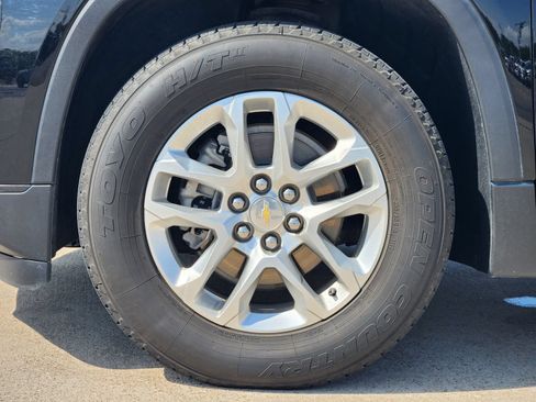Used 2021 Chevrolet Traverse LS w/ LPO, Floor Liner Package FWD image 11