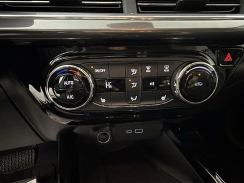 Used 2024 Chevrolet Trax ACTIV w/ Sunroof Package image 23