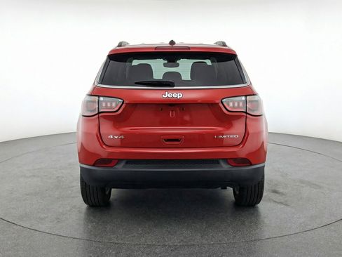 Used 2025 Jeep Compass Latitude image 7