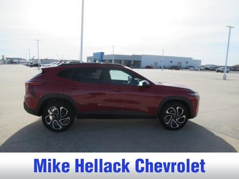 Used 2026 Chevrolet Trax RS w/ Sunroof Package image 8