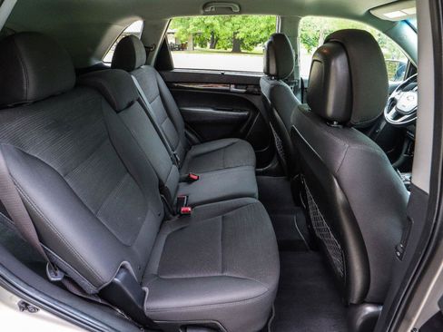 Used 2015 Kia Sorento LX FWD image 33