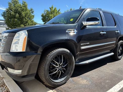 Used 2011 Cadillac Escalade AWD w/ Touring Package image 4