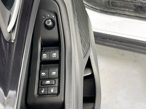 Used 2023 Jeep Grand Cherokee L Laredo image 17