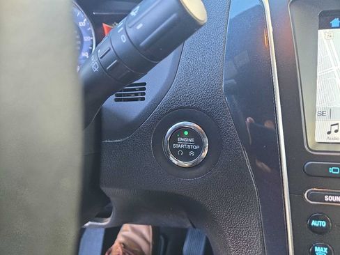 Used 2017 Ford Explorer Limited image 27