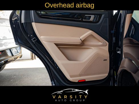 Used 2022 Porsche Cayenne Coupe w/ Premium Package image 28