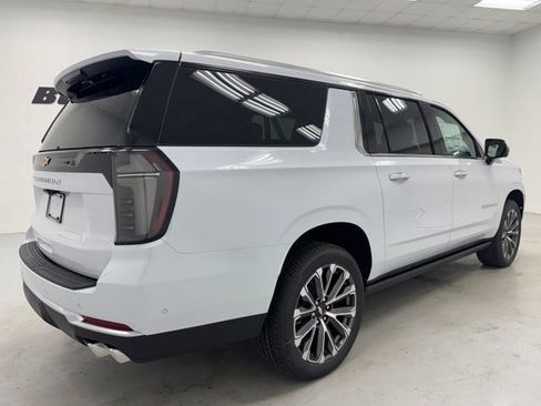 New 2026 Chevrolet Suburban High Country AWD/4WD image 5