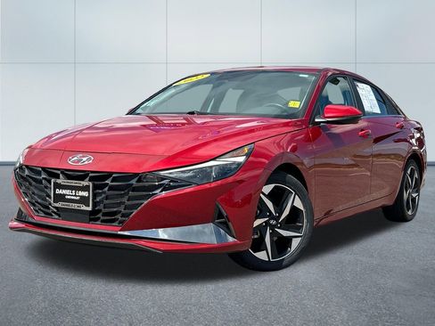 Used 2022 Hyundai Elantra Limited w/ Preferred Accessory Package FWD image 1