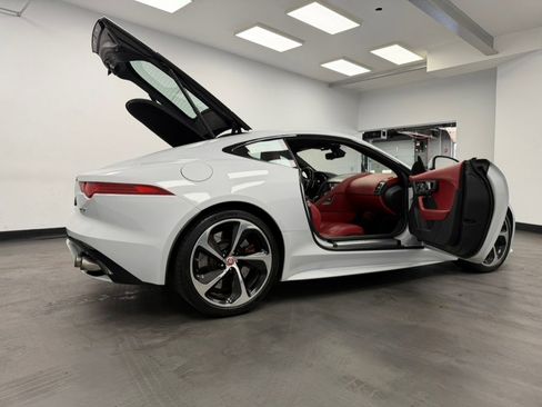 Used 2017 Jaguar F-TYPE R AWD/4WD image 29