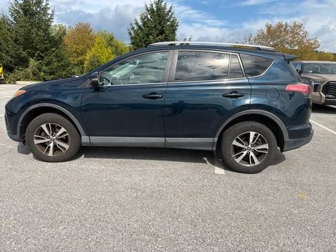 Used 2017 Toyota RAV4 XLE w/ All Weather Liner Package AWD/4WD image 5