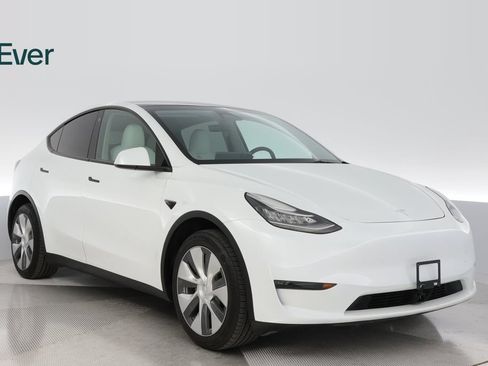 Used 2023 Tesla Model Y Long Range AWD/4WD image 12