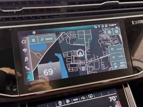 Used 2022 Audi Q8 Premium Plus w/ Premium Plus Package image 2