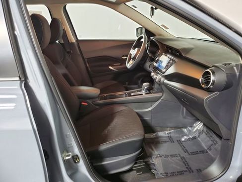 Used 2023 Nissan Kicks SV image 9