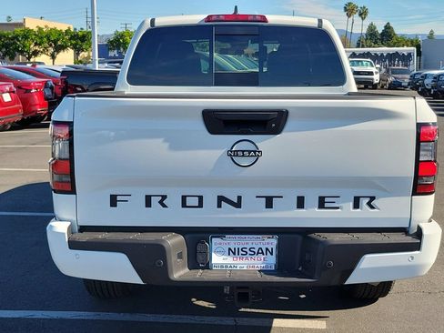 New 2026 Nissan Frontier SV w/ SV Convenience Package RWD image 8
