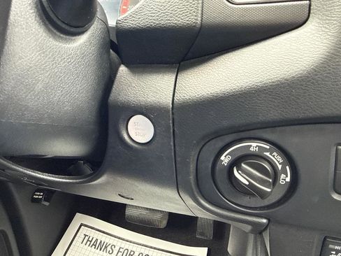 Used 2022 Nissan Frontier PRO-4X AWD/4WD image 29