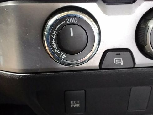 Used 2019 Toyota Tacoma SR5 image 18