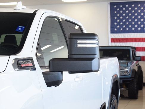 Used 2020 GMC Sierra 2500 AT4 w/ AT4 Premium Package AWD/4WD image 8