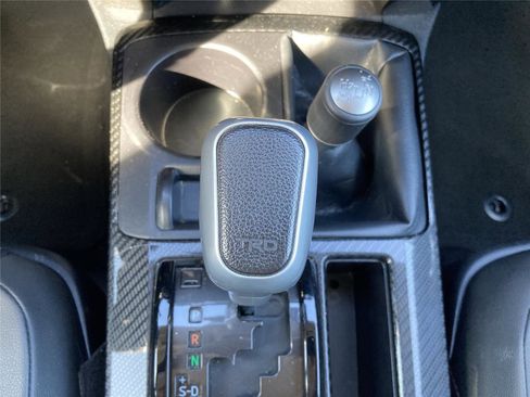 Used 2024 Toyota 4Runner TRD Off-Road Premium image 19