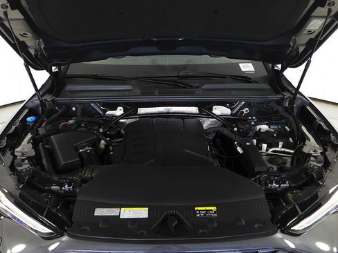 Used 2025 Audi Q5 Premium Plus w/ Premium Plus AWD/4WD image 6