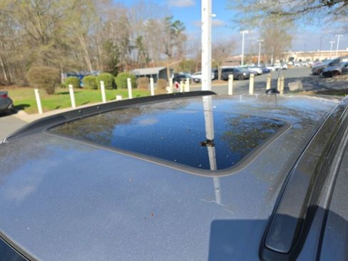 Used 2024 Chevrolet Trax ACTIV w/ Sunroof Package image 6