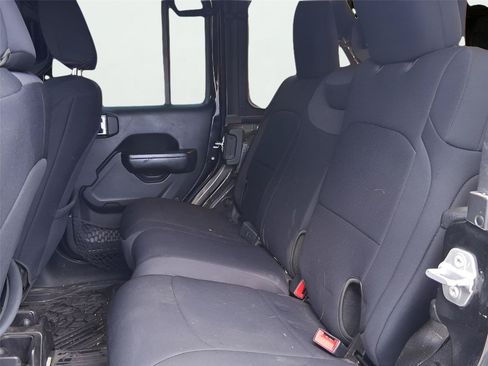 Used 2018 Jeep Wrangler Unlimited Sport S AWD/4WD image 11