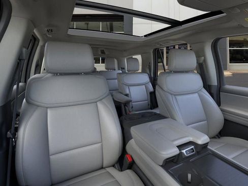 New 2026 Ford Expedition Active image 14