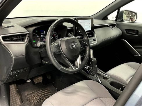 Used 2023 Toyota Corolla Cross SE image 16