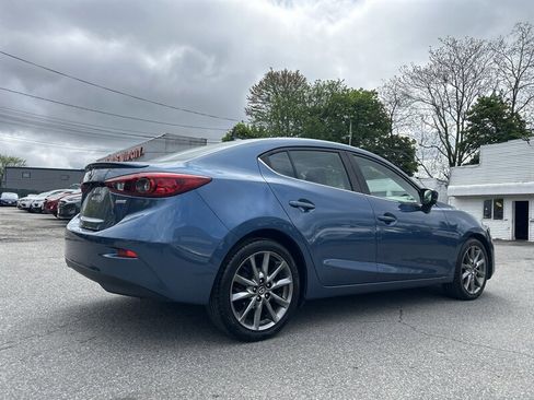 Used 2018 MAZDA MAZDA3 Touring FWD image 4