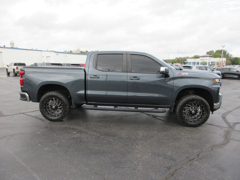Used 2019 Chevrolet Silverado 1500 LT w/ All-Star Edition AWD/4WD image 2
