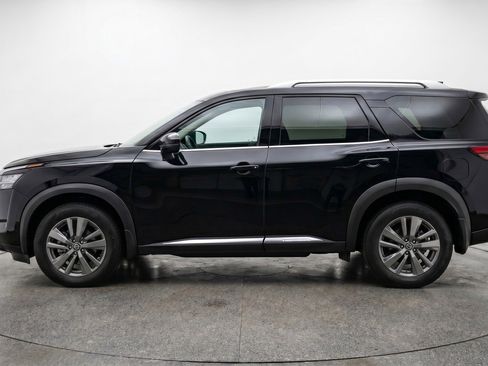 Used 2025 Nissan Pathfinder SV FWD image 5