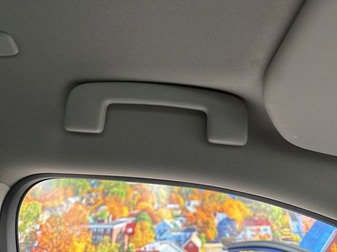 Used 2023 Nissan Rogue SV image 33