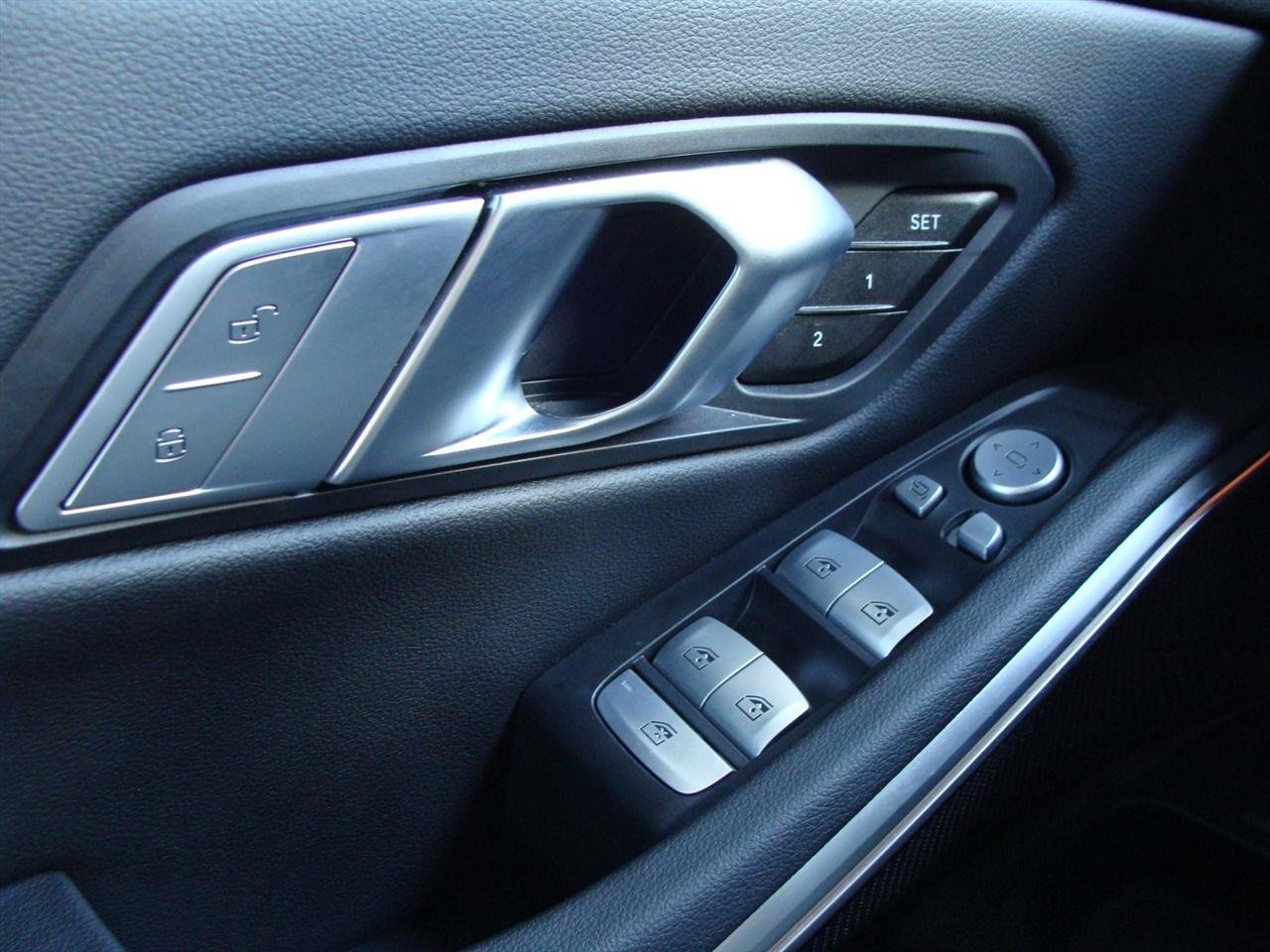 Used 2025 BMW 330i Sedan w/ M Sport Package RWD image 30