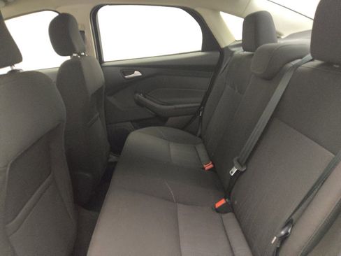 Used 2016 Ford Focus SE image 18
