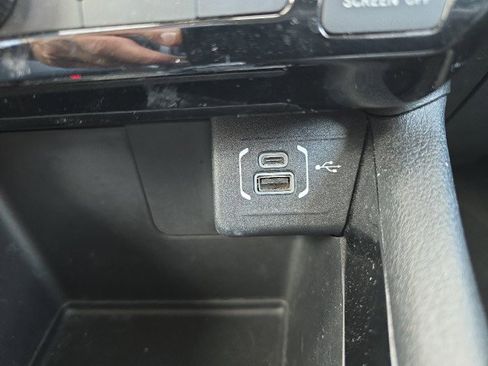 Used 2022 Jeep Compass Limited image 31