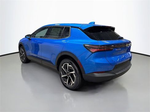 New 2026 Chevrolet Equinox EV LT image 10