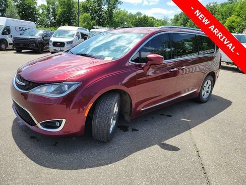 Used 2017 Chrysler Pacifica Touring-L Plus FWD image 7