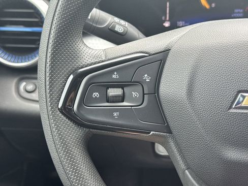 Used 2025 Chevrolet Trax LT image 19