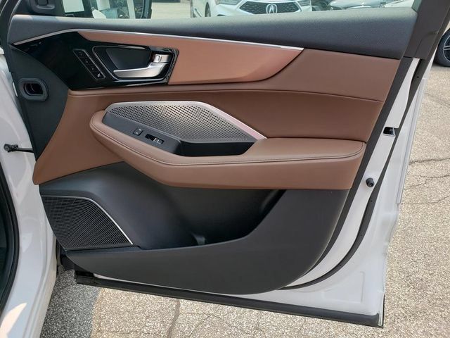 Used 2023 Acura MDX w/ Technology Package AWD/4WD image 17