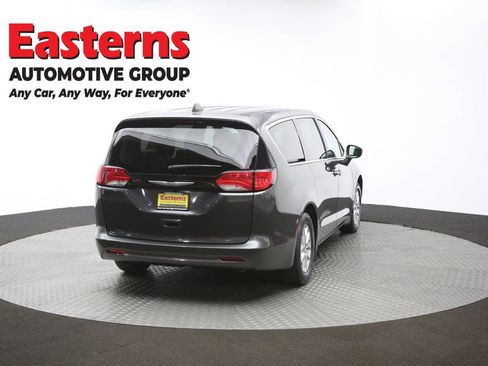 Used 2023 Chrysler Voyager LX image 39