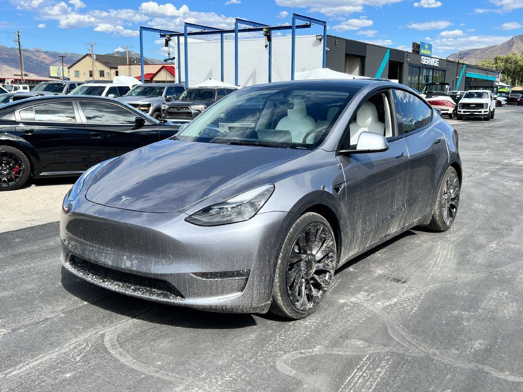 Used 2024 Tesla Model Y Performance AWD/4WD image 2