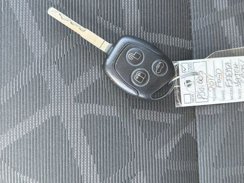Used 2011 Ford Fiesta SES FWD image 34