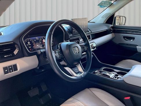 Used 2024 Honda Pilot Elite image 4