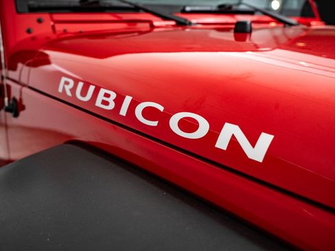 Used 2012 Jeep Wrangler Unlimited Rubicon w/ Dual Top Group AWD/4WD image 15