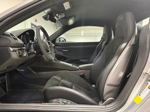 Certified 2025 Porsche 718 Cayman GT4 RS RWD image 5
