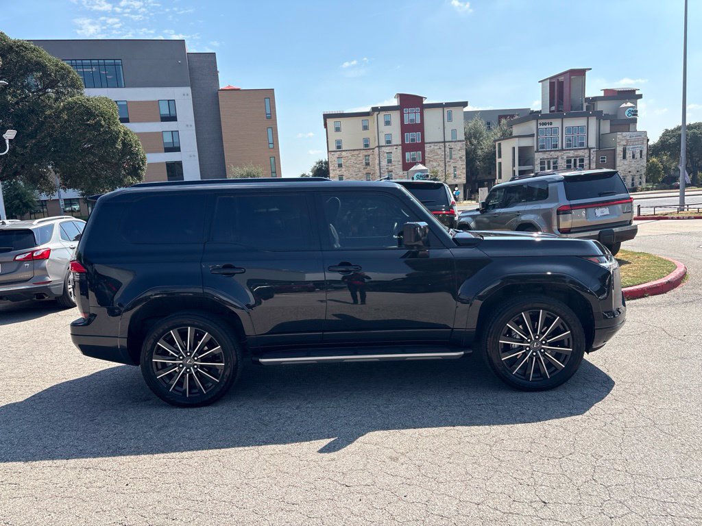 Certified 2024 Lexus GX 550 w/ Cold Area Package AWD/4WD image 6