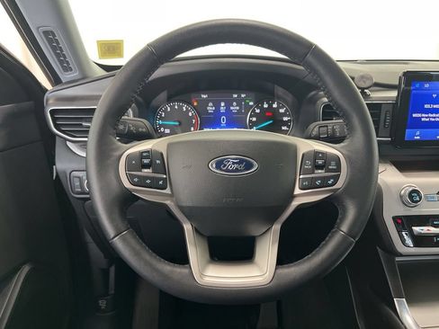 Used 2023 Ford Explorer XLT w/ Equipment Group 202A AWD/4WD image 5